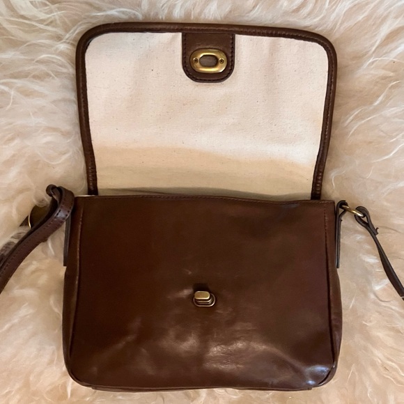 Margot Parker Turn Key Genuine Leather Crossbody Bag in Cognac. - Picture 6 of 13